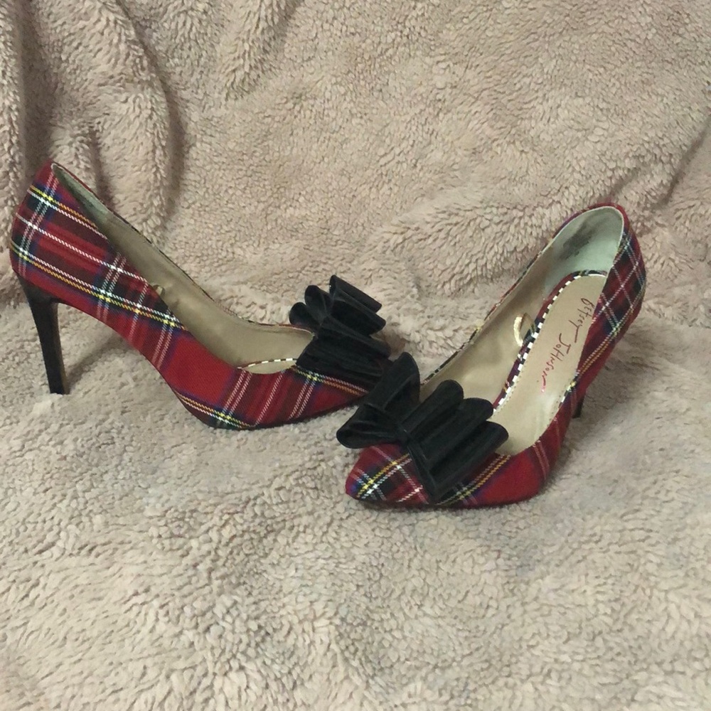 Perfect for Holidays Betsy Johnson. Good  condition Size 5 1/2.